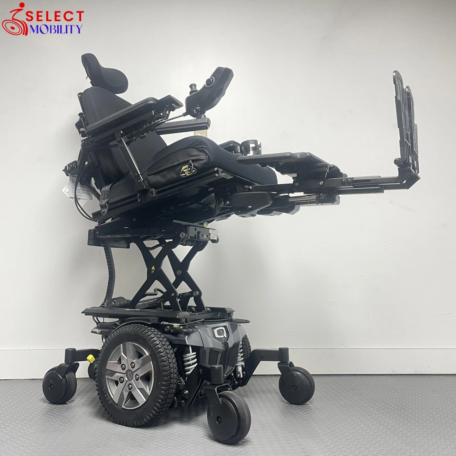 Quantum Q6 Edge 2.0 — iLevel, Power Tilt, Lift, Recline, Legs, Attendant - Image 3