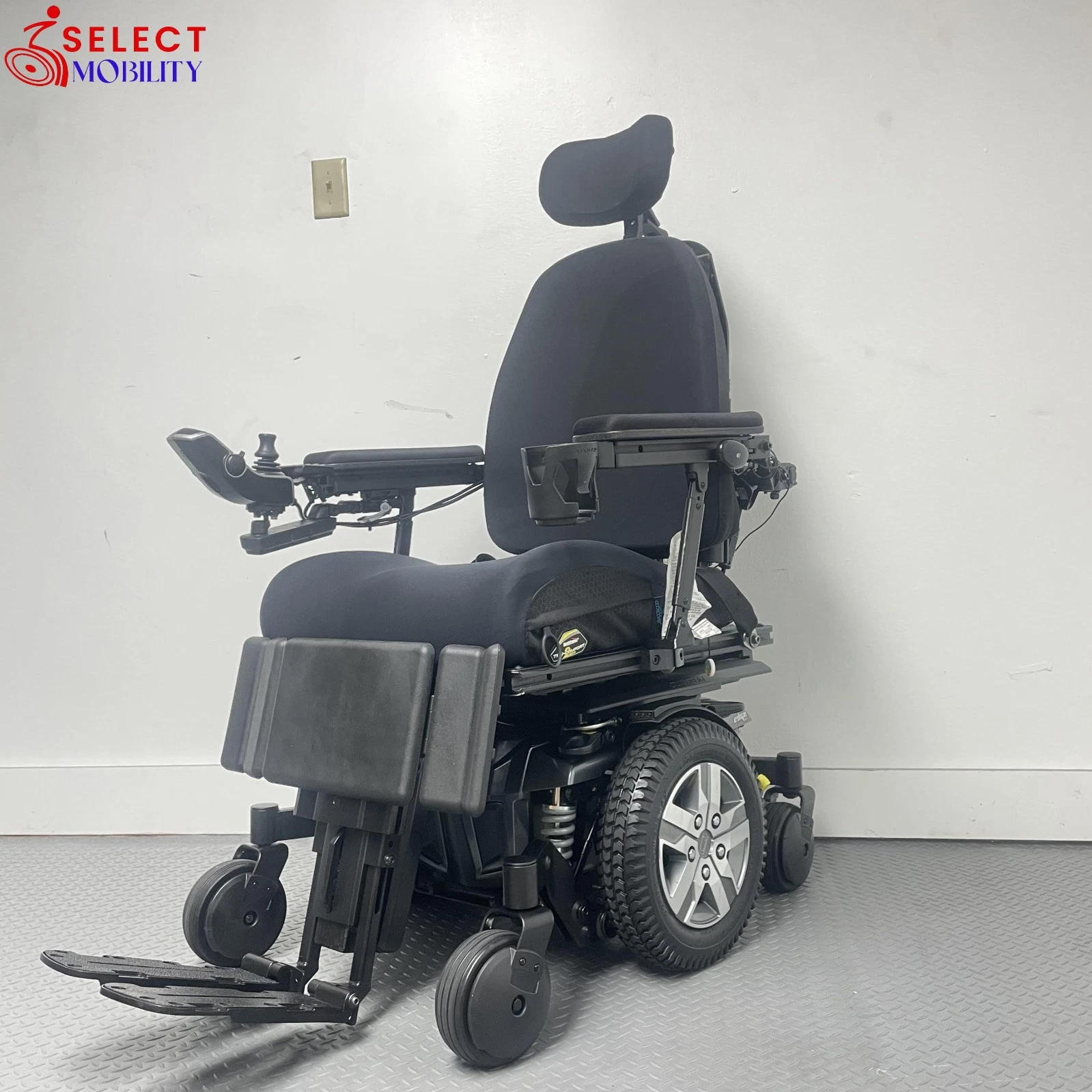 Quantum Q6 Edge 2.0 — iLevel, Power Tilt, Lift, Recline, Legs, Attendant - Image 7